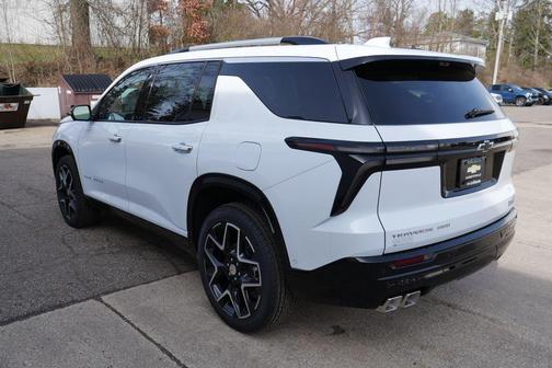 Polar White Tricoat 2026 Chevrolet Traverse High Country