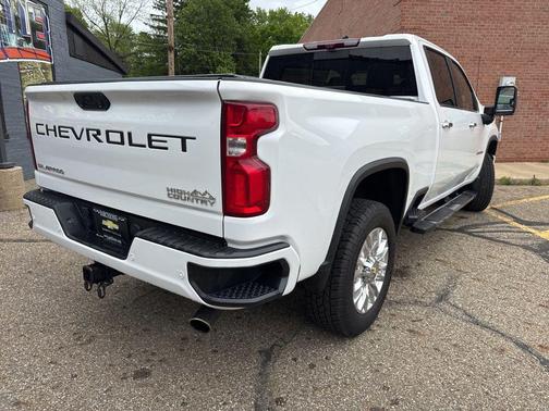 Summit White 2023 Chevrolet Silverado 2500 High Country
