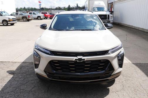 White Sands 2026 Chevrolet Trax FWD ACTIV
