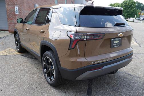 Autumn Harvest Metallic 2027 Chevrolet Equinox 1LT