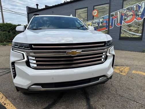 Summit White 2023 Chevrolet Suburban 4WD High Country