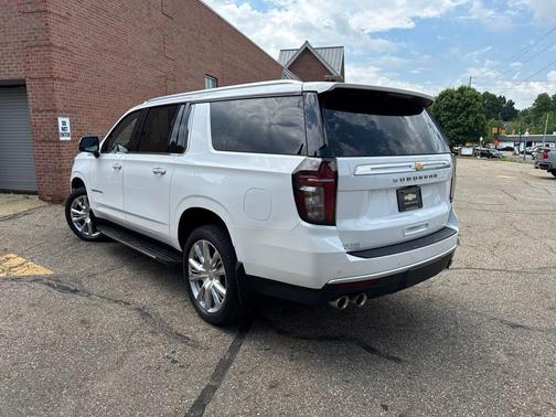 Summit White 2023 Chevrolet Suburban 4WD High Country