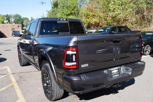 2022 RAM 3500 Laramie Crew Cab 4x4 6'4' Box