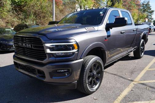 2022 RAM 3500 Laramie Crew Cab 4x4 6'4' Box