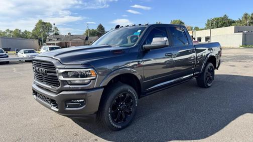 2022 RAM 3500 Laramie Crew Cab 4x4 6'4' Box
