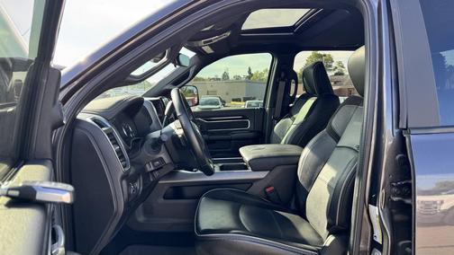 2022 RAM 3500 Laramie Crew Cab 4x4 6'4' Box