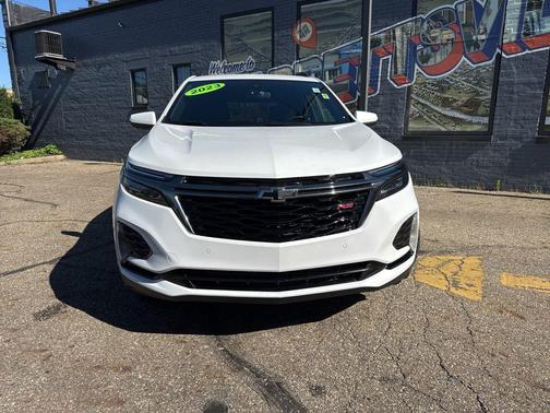 Summit White 2023 Chevrolet Equinox FWD RS