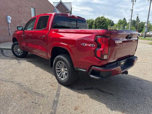 Radiant Red Tintcoat 2026 Chevrolet Colorado LT