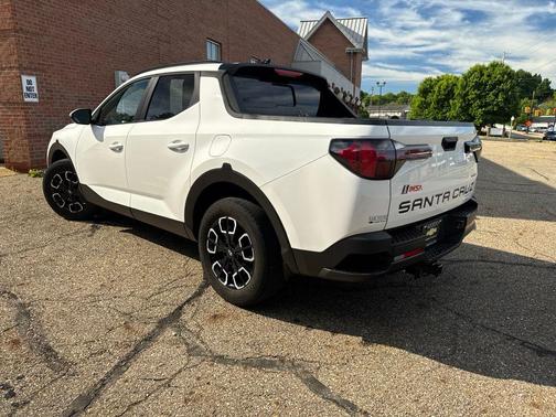 Atlas White 2023 Hyundai SANTA CRUZ SEL Premium