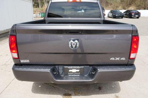Granite Crystal Metallic Clearcoat 2018 RAM 1500 Express