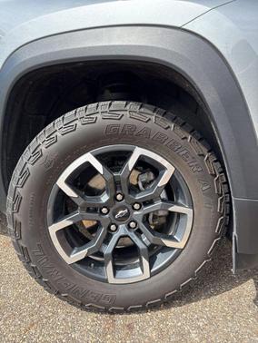 Sterling Gray Metallic 2025 Chevrolet Equinox AWD ACTIV