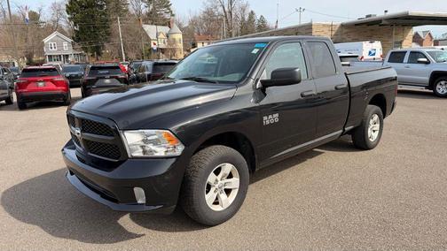 Brilliant Black Crystal Pearlcoat 2017 RAM 1500 Express