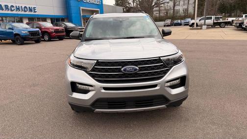 Iconic Silver Metallic 2021 Ford Explorer XLT