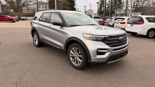 Iconic Silver Metallic 2021 Ford Explorer XLT