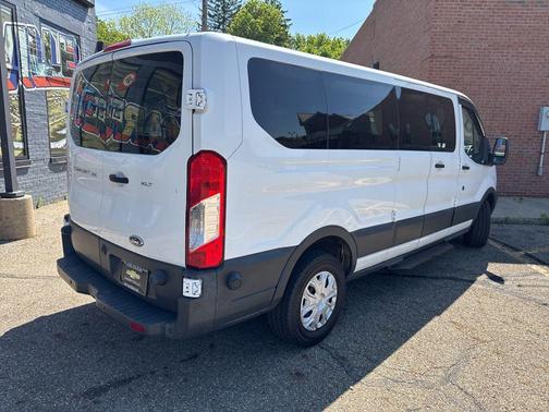 Oxford White 2016 Ford Transit-350 XLT