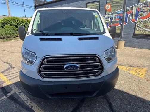 Oxford White 2016 Ford Transit-350 XLT