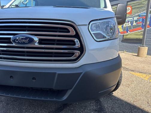 Oxford White 2016 Ford Transit-350 XLT