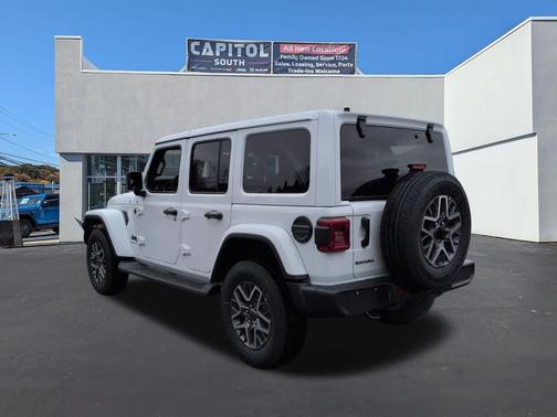 Bright White Clearcoat 2026 Jeep Wrangler 4-Door Sahara 4x4