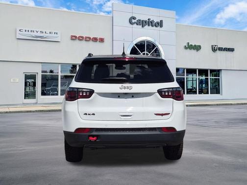 Bright White Clearcoat 2026 Jeep Compass Trailhawk