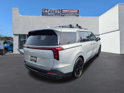 2025 Kia Carnival SX