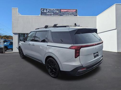 2025 Kia Carnival SX