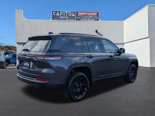 2026 Jeep Grand Cherokee Altitude