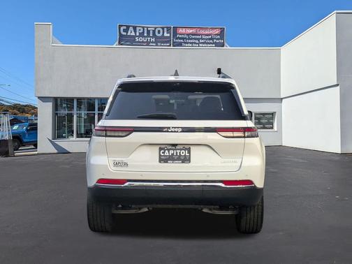 Bright White Clearcoat 2025 Jeep Grand Cherokee Limited