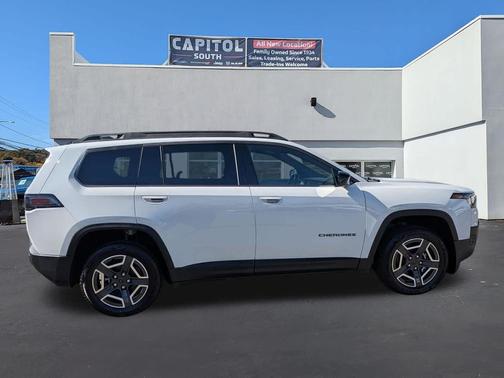 Bright White Clearcoat 2026 Jeep Cherokee Laredo 4x4