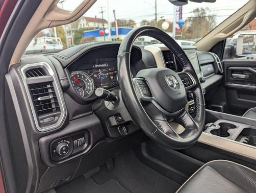 2022 RAM 2500 Laramie Crew Cab 4x4 6'4' Box