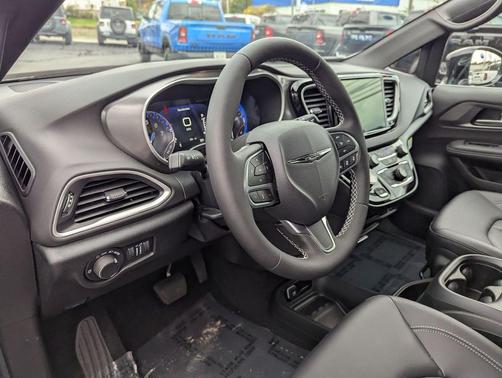 2026 Chrysler Voyager LX