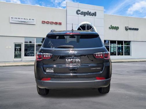 Diamond Black Crystal Pearlcoat 2025 Jeep Compass Limited