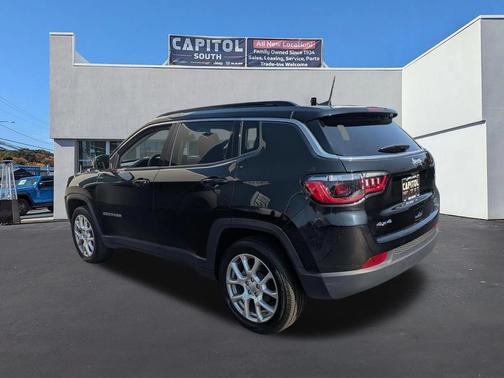 2022 Jeep Compass Latitude Lux