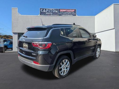 2022 Jeep Compass Latitude Lux