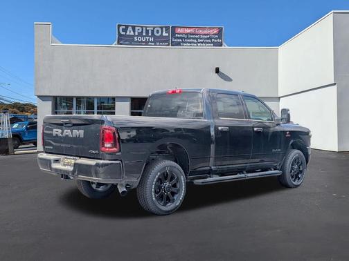 Diamond Black Crystal Pearlcoat 2026 RAM 2500 Big Horn Crew Cab 4x4 6'4' Box