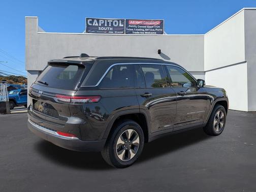 Rocky Mountain Pearlcoat 2024 Jeep Grand Cherokee 4xe Base