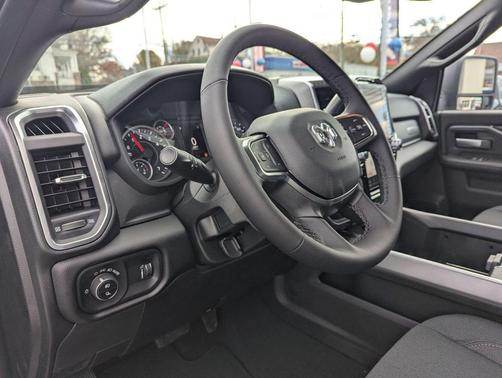 2026 RAM 3500 Big Horn Crew Cab 4x4 6'4' Box