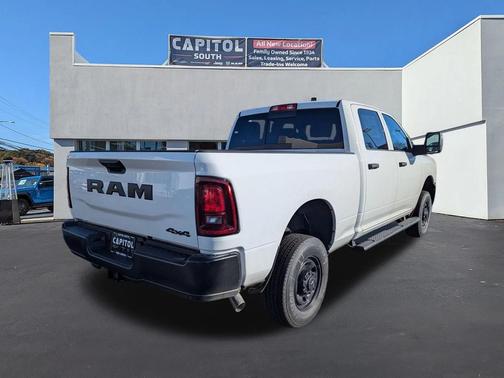 2026 RAM 2500 Tradesman Crew Cab 4x4 6'4' Box