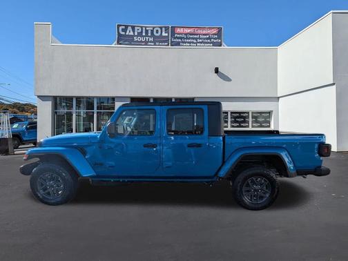 Hydro Blue Pearlcoat 2026 Jeep Gladiator Sport S