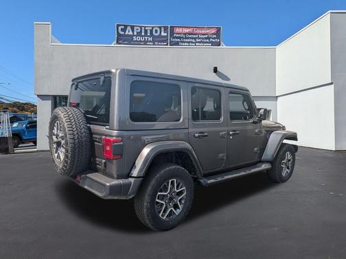 2025 Jeep Wrangler 4-Door Sahara 4x4