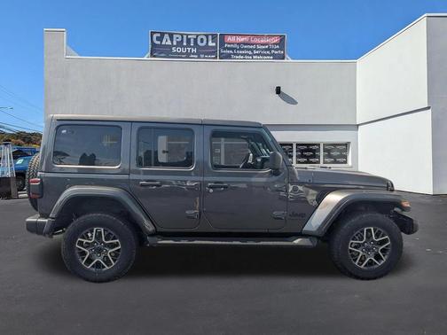 2025 Jeep Wrangler 4-Door Sahara 4x4