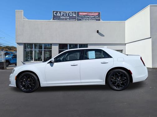 Bright White Clearcoat 2022 Chrysler 300 Touring