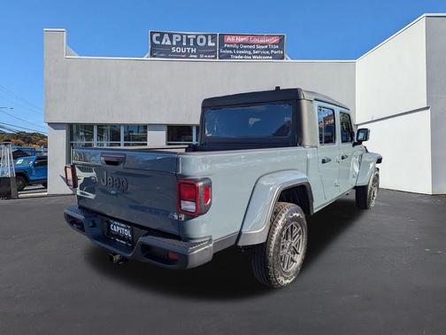 2026 Jeep Gladiator Sport S