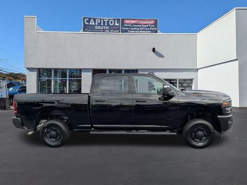 2026 RAM 2500 Tradesman Crew Cab 4x4 6'4' Box