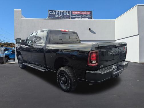 2026 RAM 2500 Tradesman Crew Cab 4x4 6'4' Box