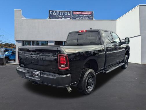 2026 RAM 2500 Tradesman Crew Cab 4x4 6'4' Box