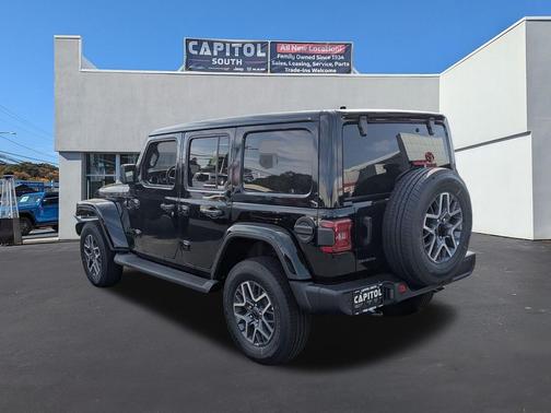2025 Jeep Wrangler 4-Door Sahara 4x4