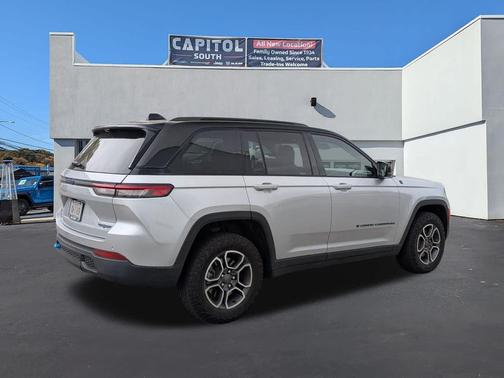 Silver Zynith 2024 Jeep Grand Cherokee 4xe Trailhawk