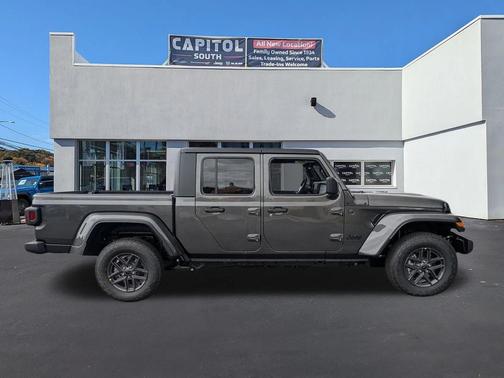 2025 Jeep Gladiator Sport S