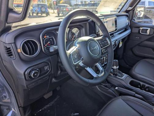 2026 Jeep Wrangler 4-Door Sahara 4x4