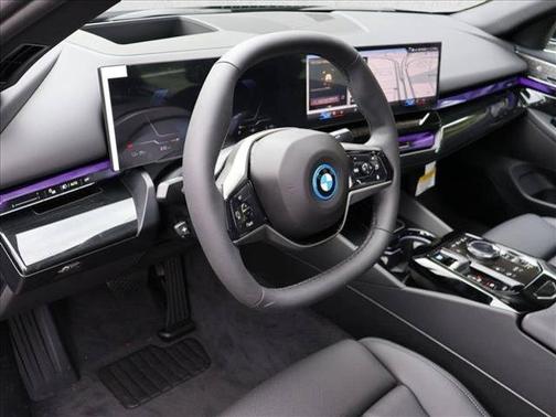 Black Sapphire Metallic 2026 BMW i5 xDrive40